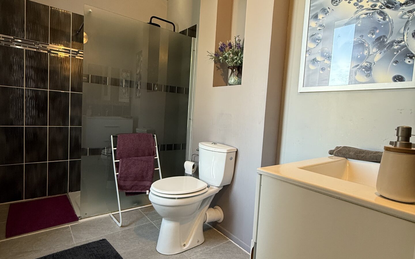Maison De Maître Of 260 M² With Garden, Pool, And Garage In [location]