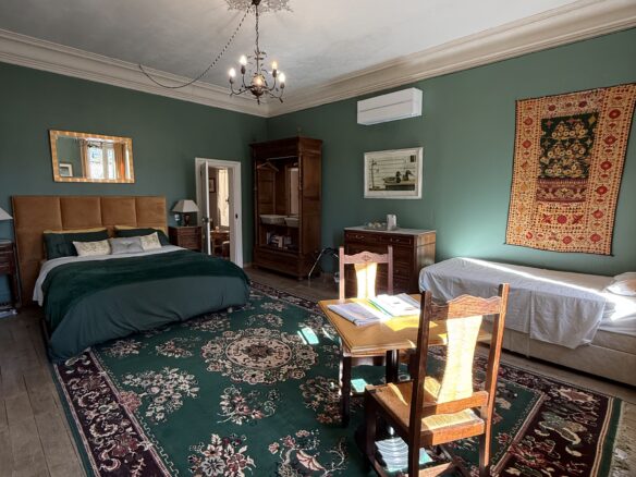 Maison De Maître Of 260 M² With Garden, Pool, And Garage In [location]