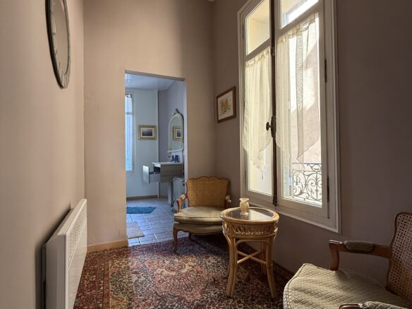Maison De Maître Of 260 M² With Garden, Pool, And Garage In [location]