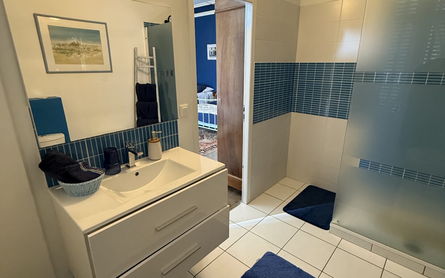 Maison De Maître Of 260 M² With Garden, Pool, And Garage In [location]
