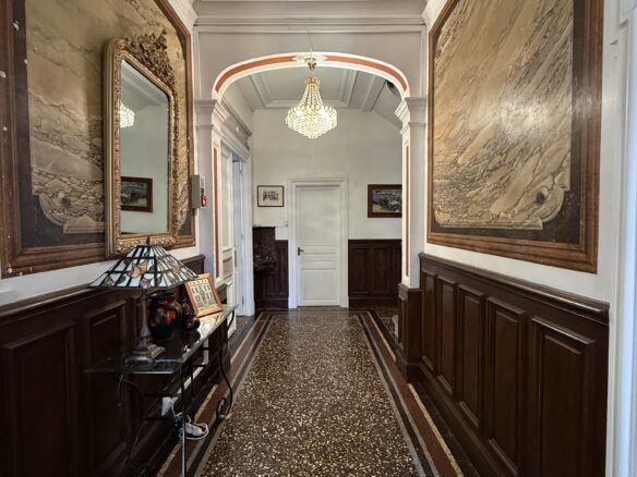 Maison De Maître Of 260 M² With Garden, Pool, And Garage In [location]