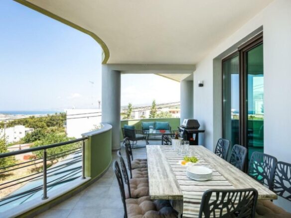Five-bedroom House Of 750 M² With Garden In Atsipopoulo, Rethymno