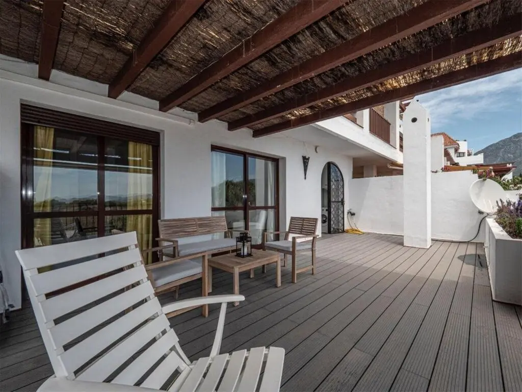 Apartment Of 90 M² With Sea View In Golden Mile