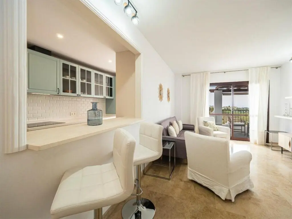 Apartment Of 90 M² With Sea View In Golden Mile