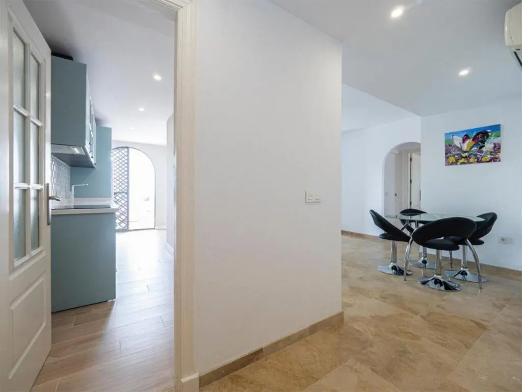 Apartment Of 90 M² With Sea View In Golden Mile