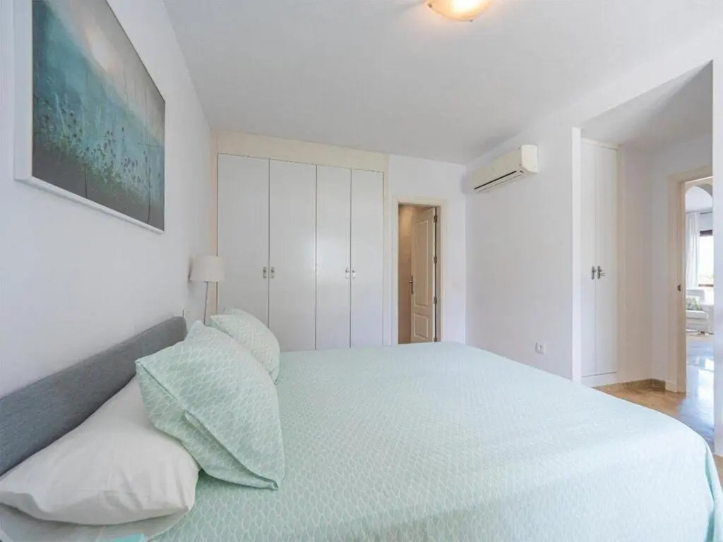 Apartment Of 90 M² With Sea View In Golden Mile