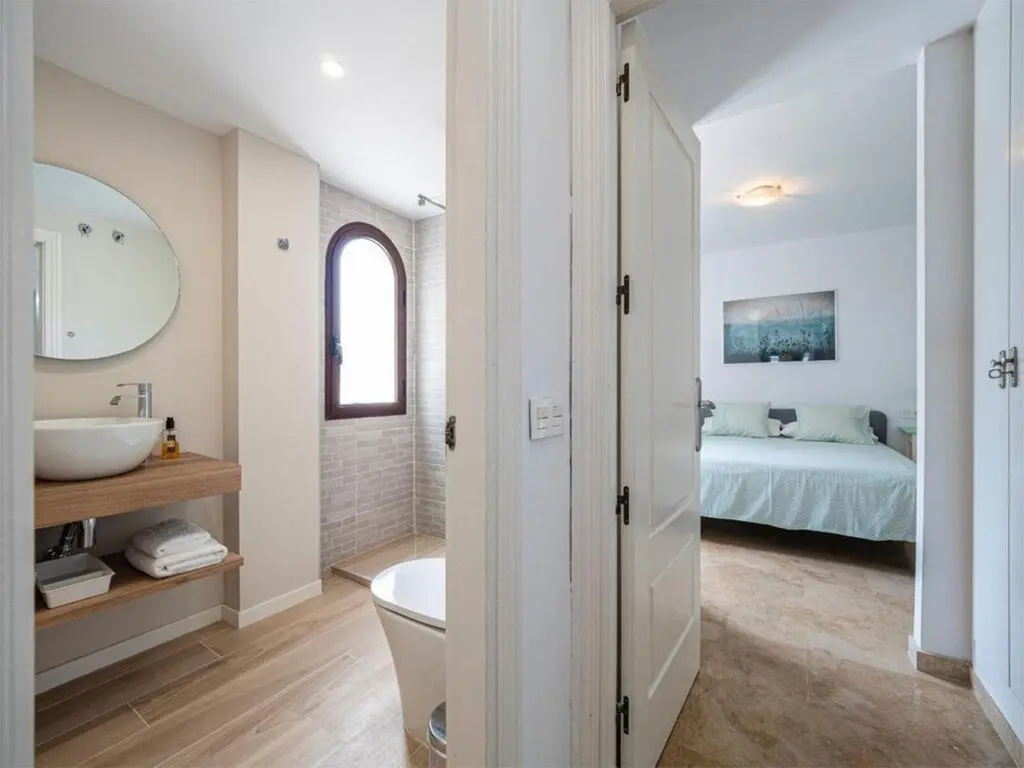 Apartment Of 90 M² With Sea View In Golden Mile