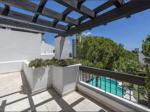 2-bedroom Apartment In Rio Real, Spain (135 M²)