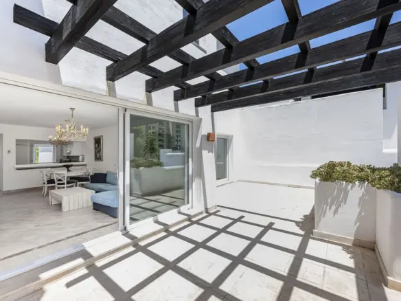 2-bedroom Apartment In Rio Real, Spain (135 M²)