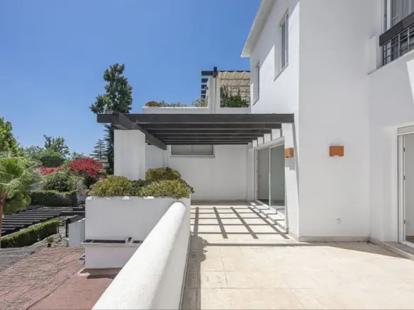 2-bedroom Apartment In Rio Real, Spain (135 M²)