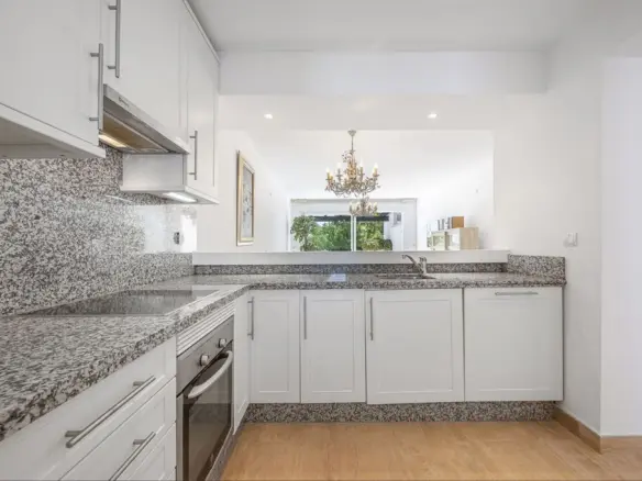 2-bedroom Apartment In Rio Real, Spain (135 M²)