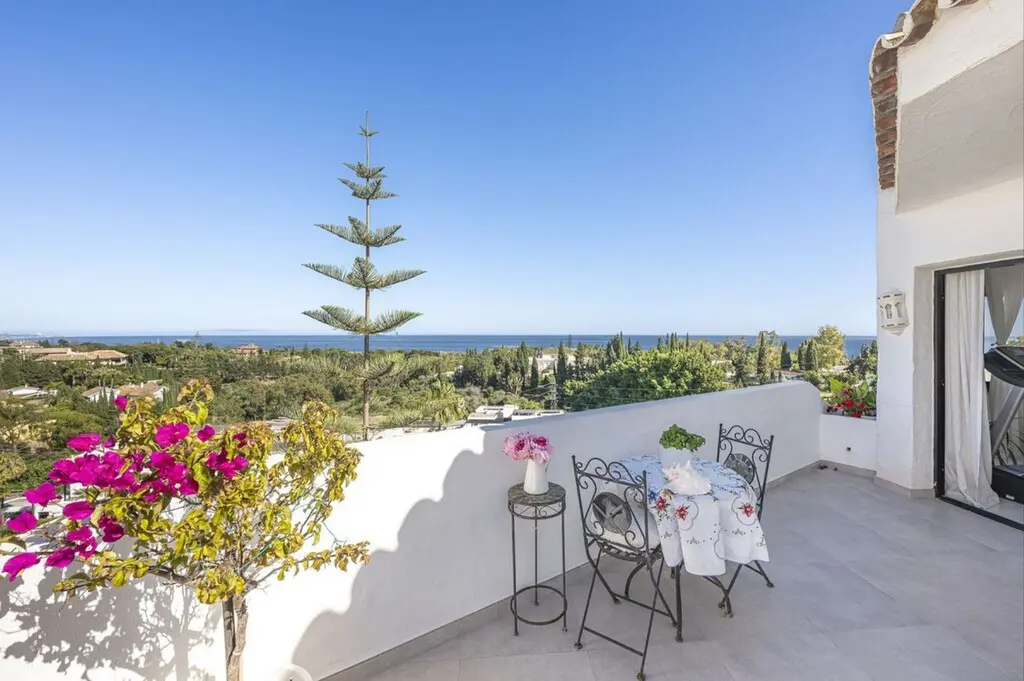 Penthouse Of 150 M² With Sea View In Golden Mile
