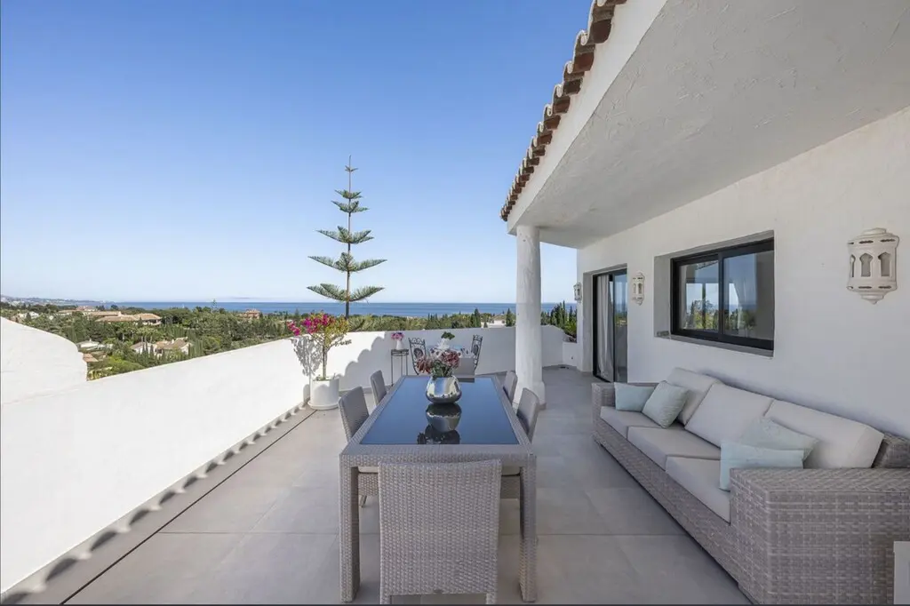Penthouse Of 150 M² With Sea View In Golden Mile
