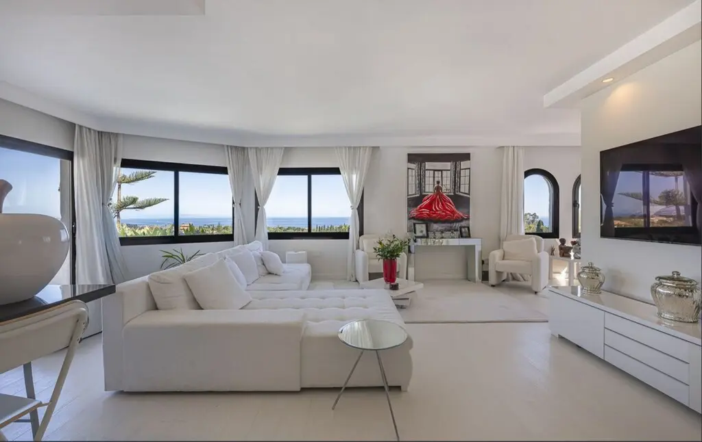 Penthouse Of 150 M² With Sea View In Golden Mile