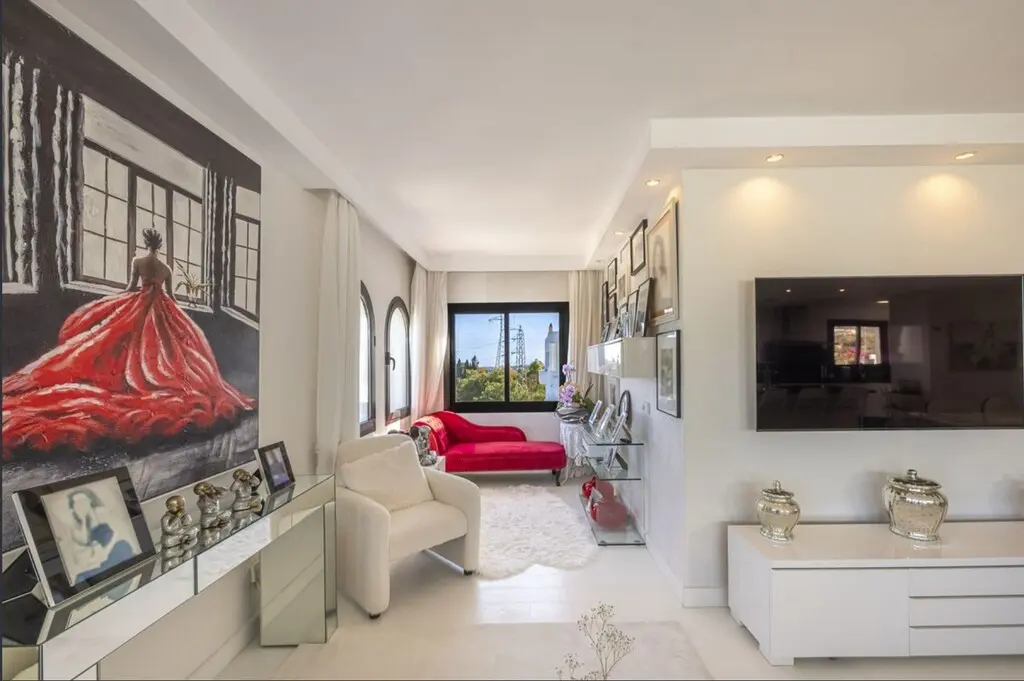 Penthouse Of 150 M² With Sea View In Golden Mile