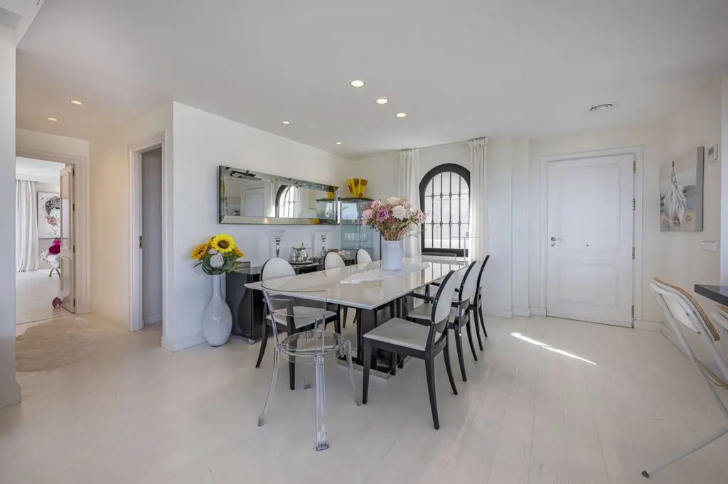 Penthouse Of 150 M² With Sea View In Golden Mile