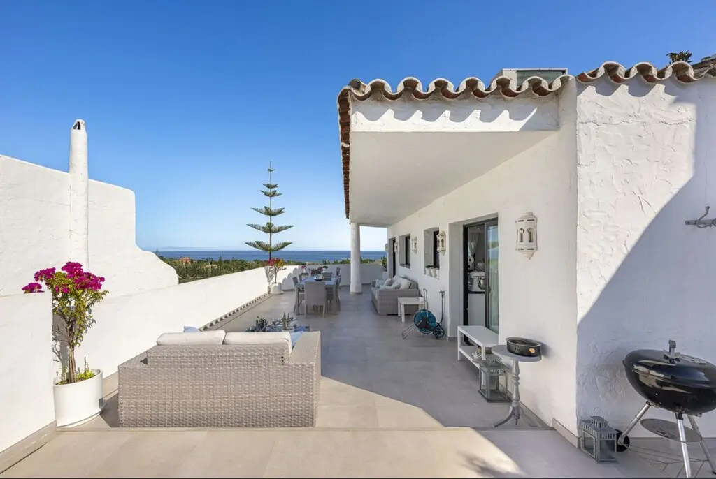 Penthouse Of 150 M² With Sea View In Golden Mile