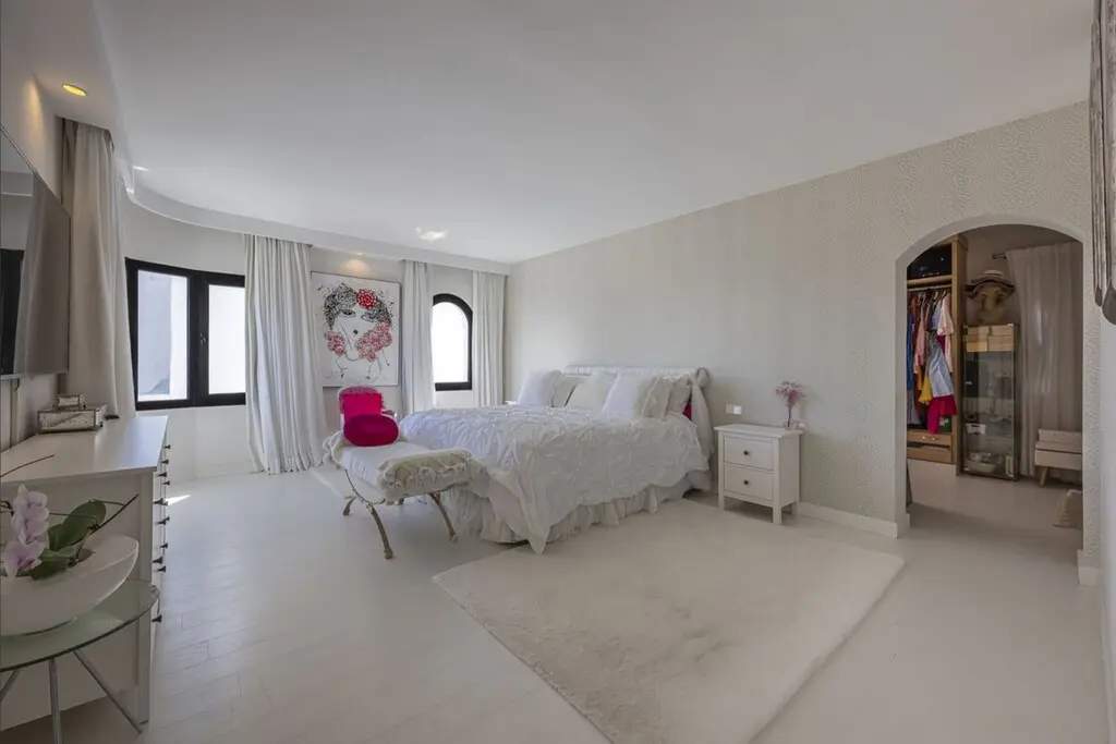 Penthouse Of 150 M² With Sea View In Golden Mile