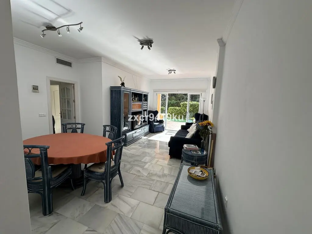 Garden Apartment Of 70 M² With Garden In Marbella
