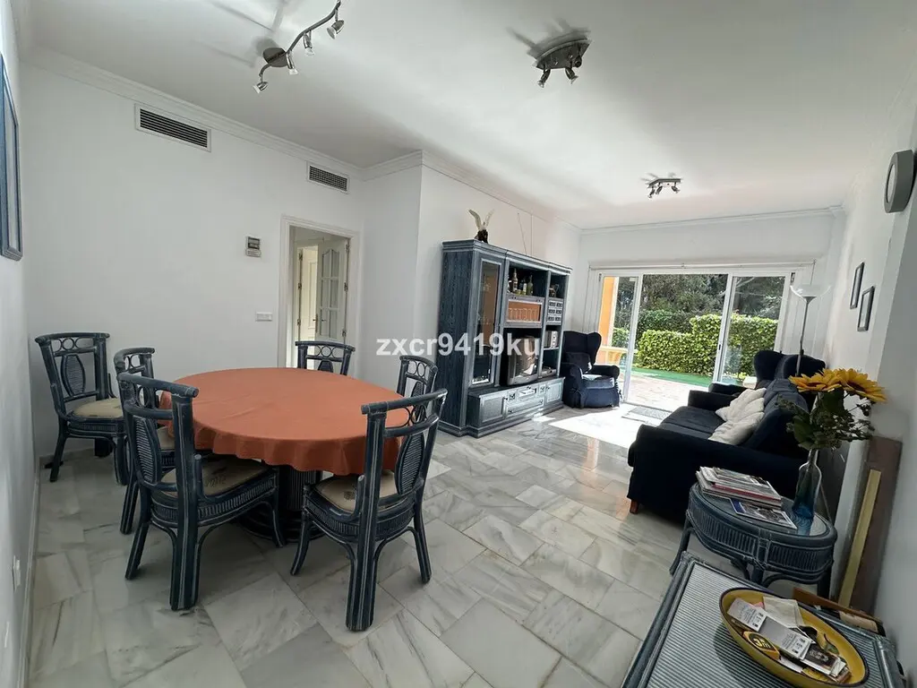 Garden Apartment Of 70 M² With Garden In Marbella