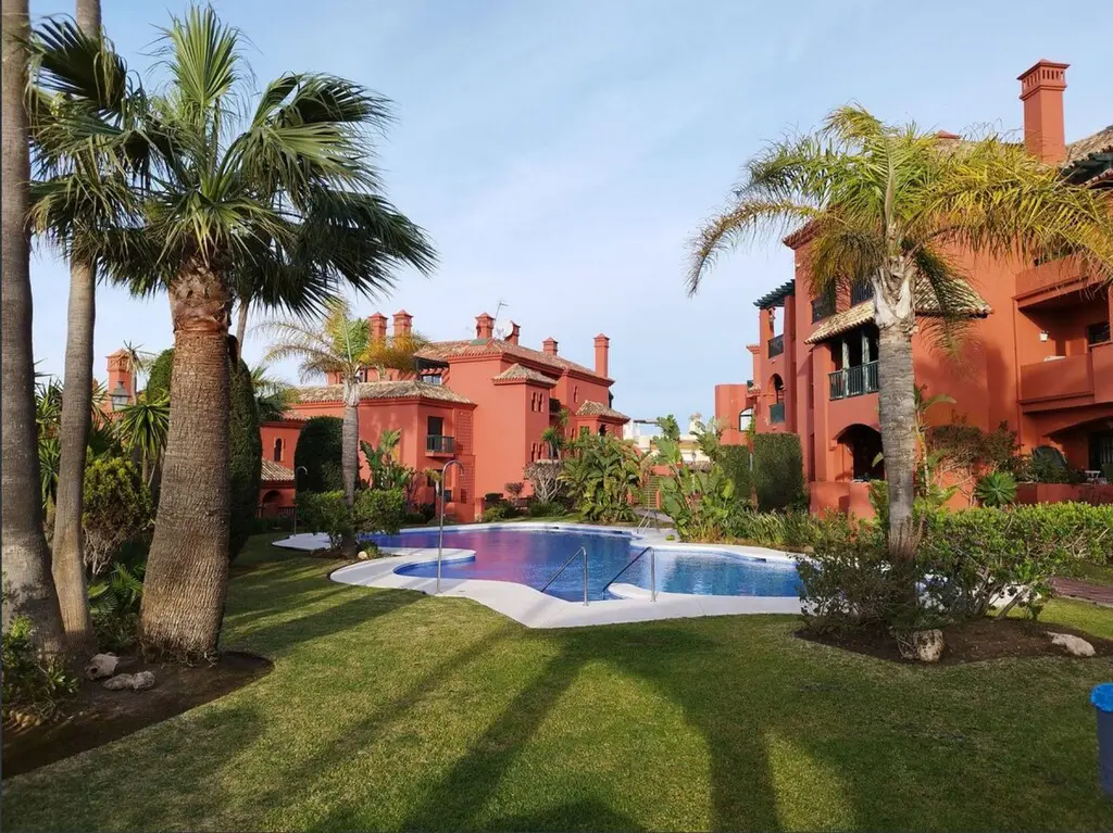 Duplex Penthouse Of 150 M² With Sea Views In Calahonda