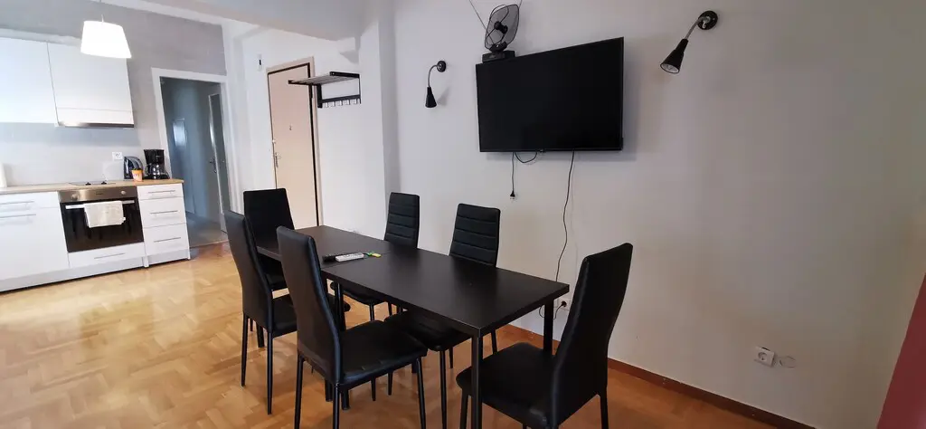 105 M² Apartment Available In Athens