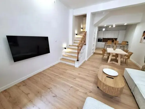3-bedroom Maisonette In Piraiki – Chatzikyriakio, Greece (123 M²)