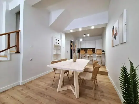 3-bedroom Maisonette In Piraiki – Chatzikyriakio, Greece (123 M²)