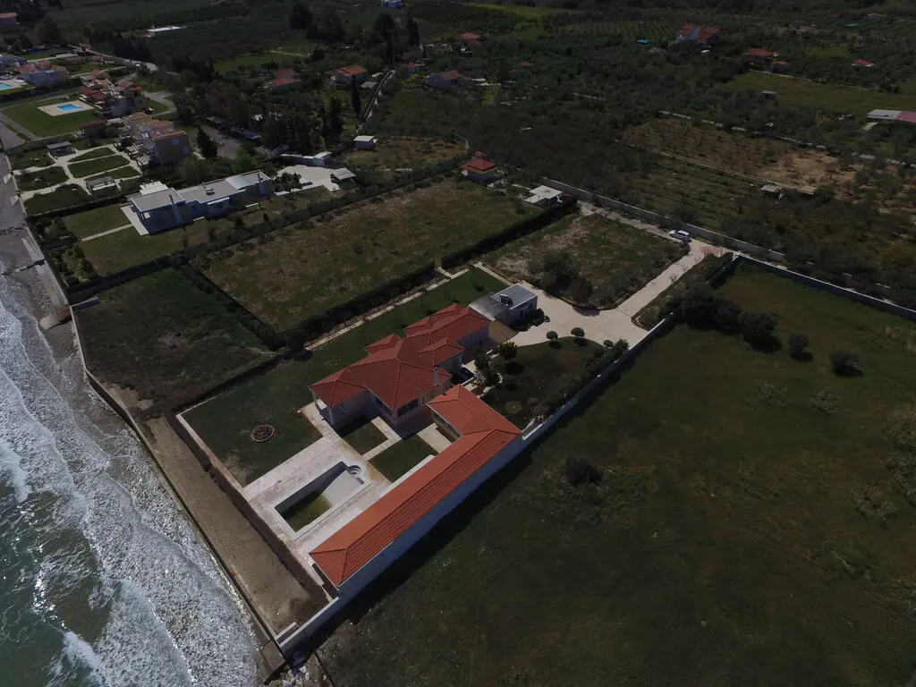 Villa Of 500 M² In Peloponnese