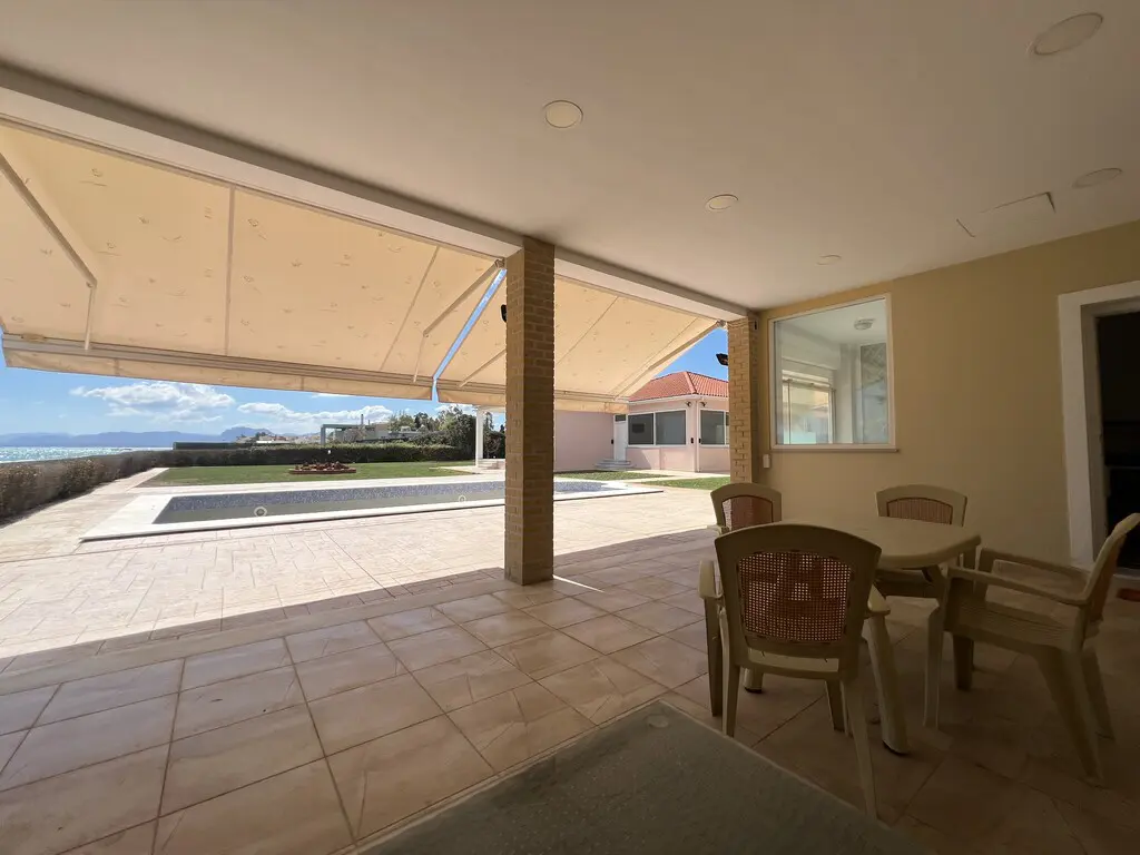 Villa Of 500 M² In Peloponnese