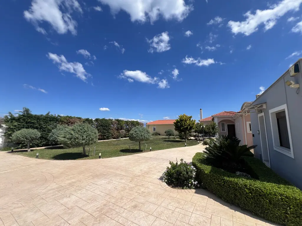Villa Of 500 M² In Peloponnese