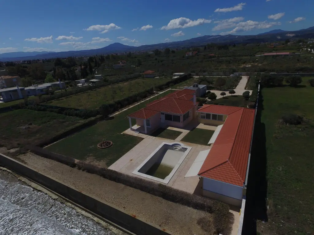 Villa Of 500 M² In Peloponnese