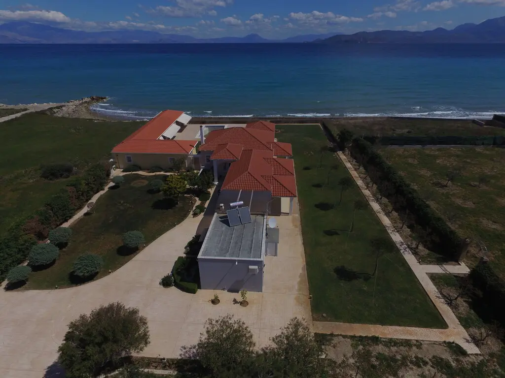 Villa Of 500 M² In Peloponnese