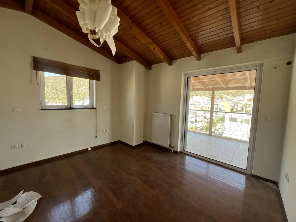 3-bedroom Maisonette In Glyfada, Greece (139 M²)