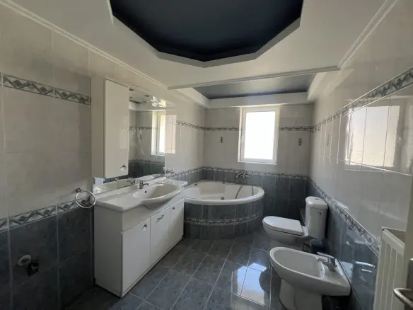 3-bedroom Maisonette In Glyfada, Greece (139 M²)