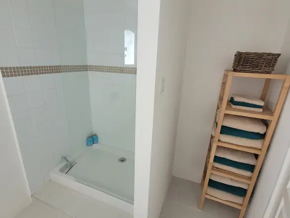 2-bedroom House In Autignac, France (73 M²)