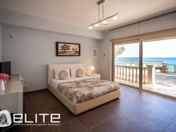 Villa Of X With Sea View In Akrotiri, Greece