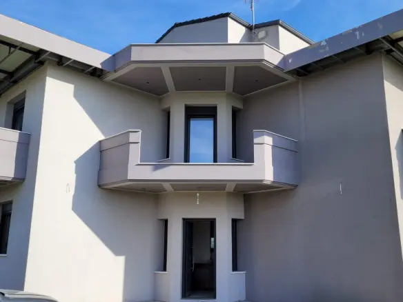 6-bedroom Villa In Epanomi, Greece (240 M²)