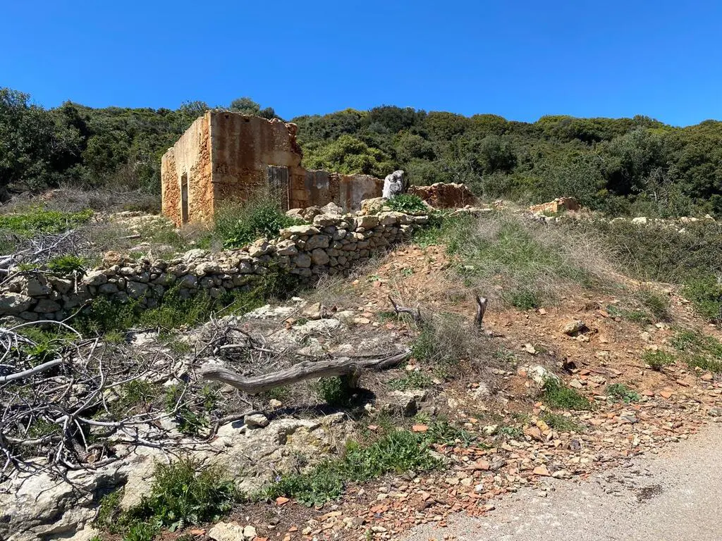 Land Of 2035 M² In Crete