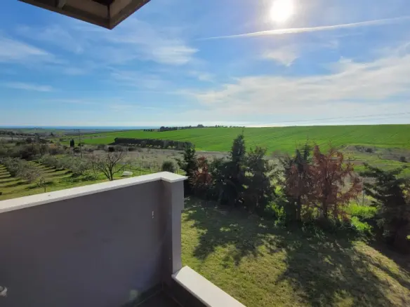 6-bedroom Villa In Epanomi, Greece (240 M²)