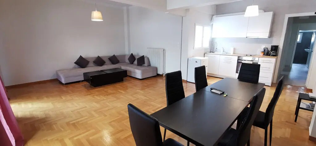 105 M² Apartment Available In Athens