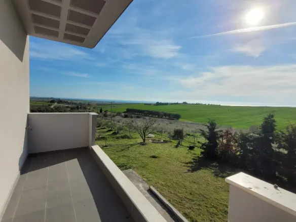 6-bedroom Villa In Epanomi, Greece (240 M²)