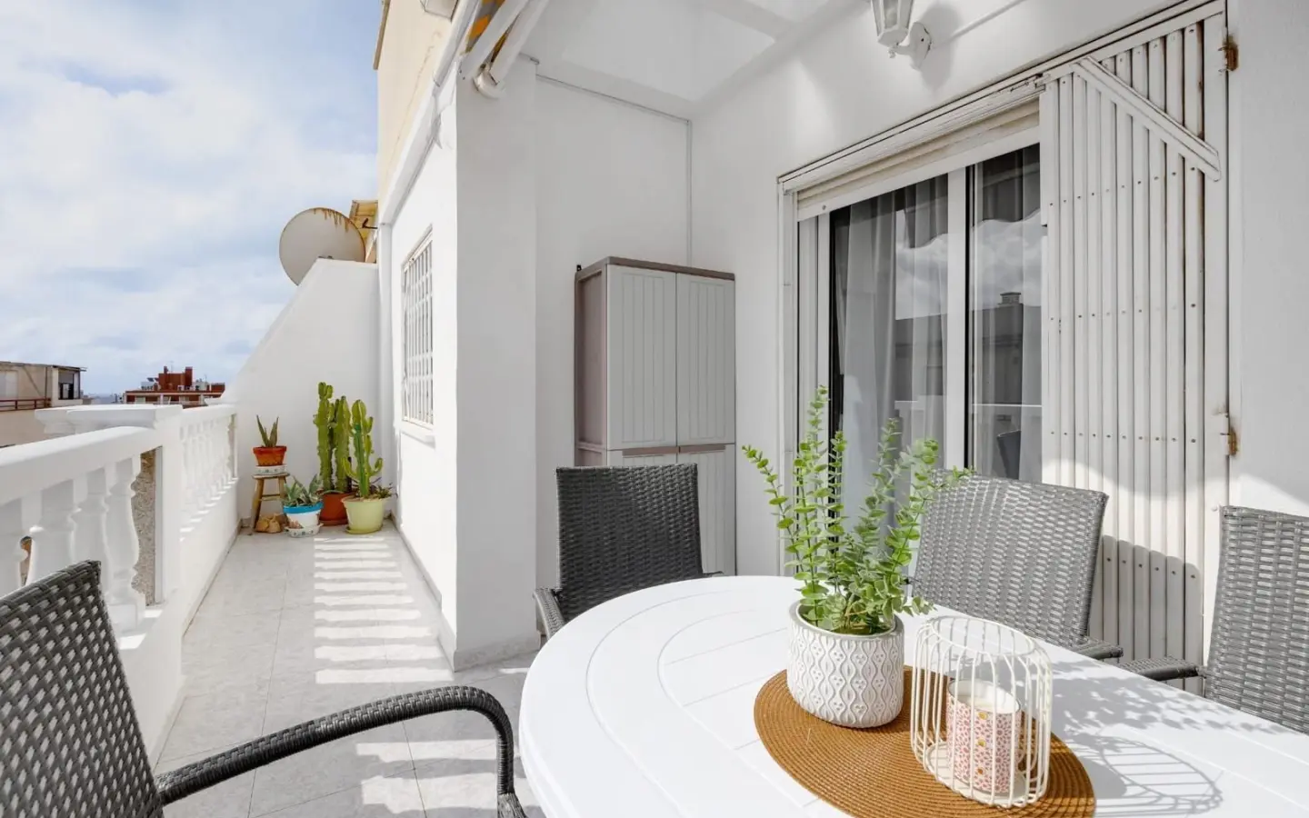 2-bedroom Apartment In Torrevieja, Spain (72 M²)