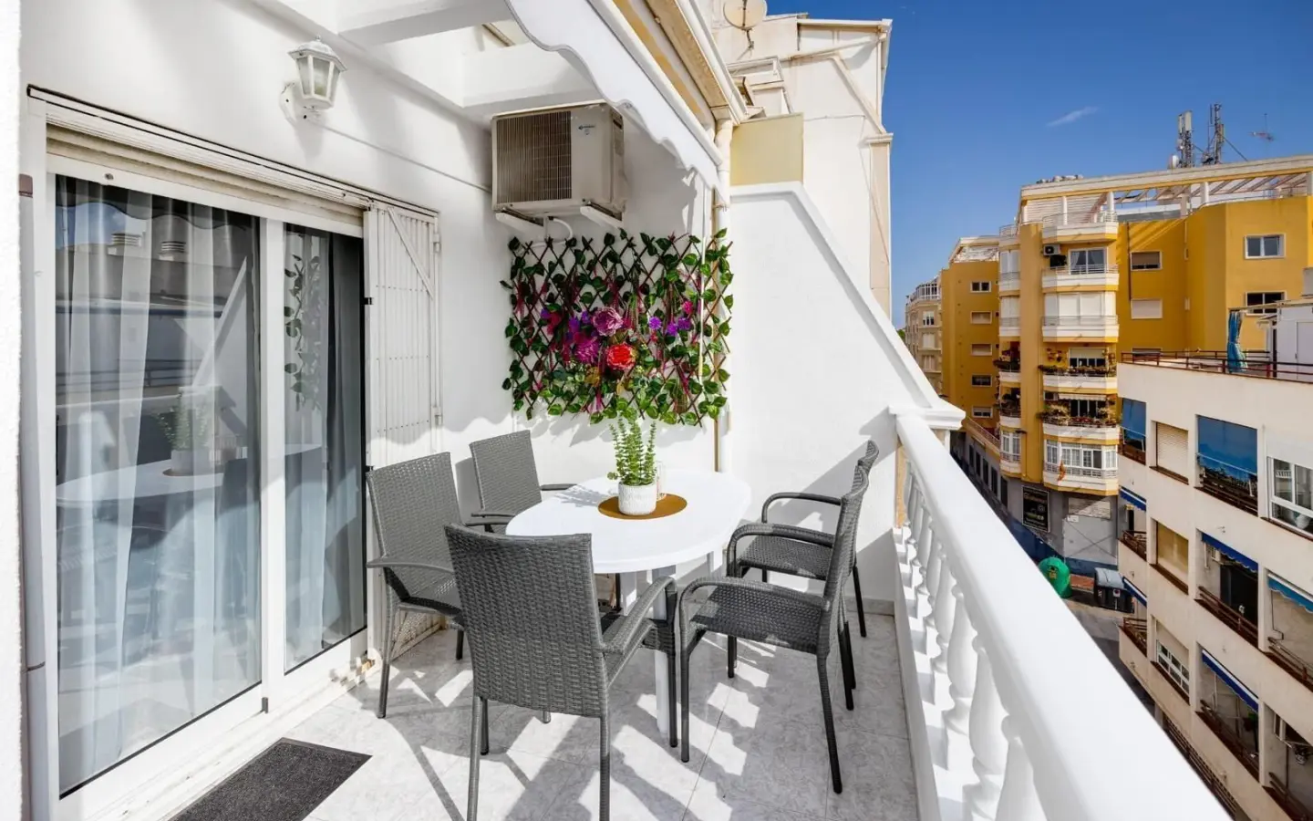 2-bedroom Apartment In Torrevieja, Spain (72 M²)