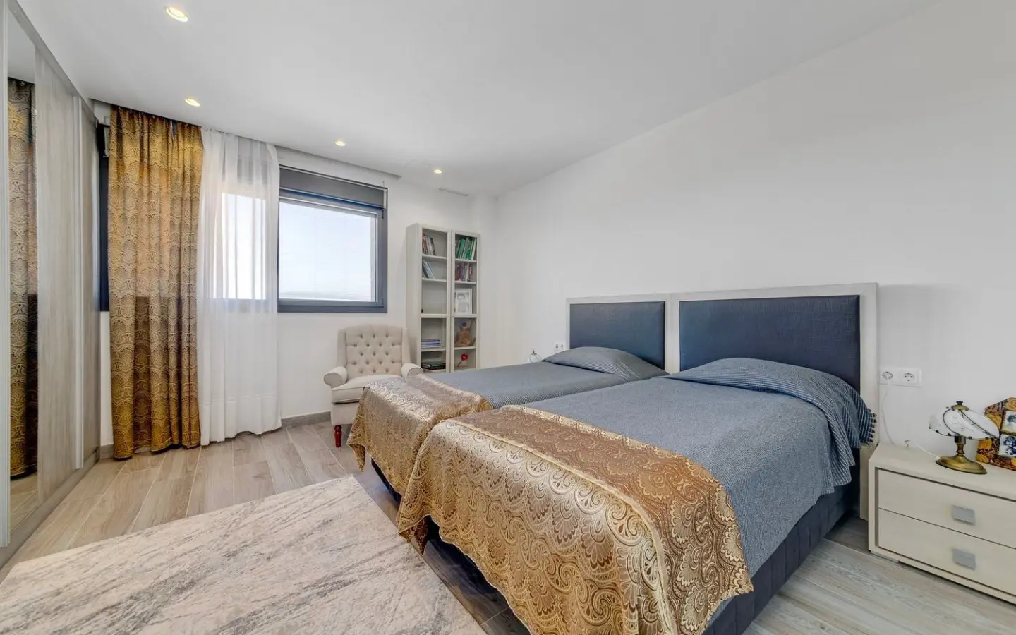 3-bedroom Villa In Torrevieja, Spain (393 M²)