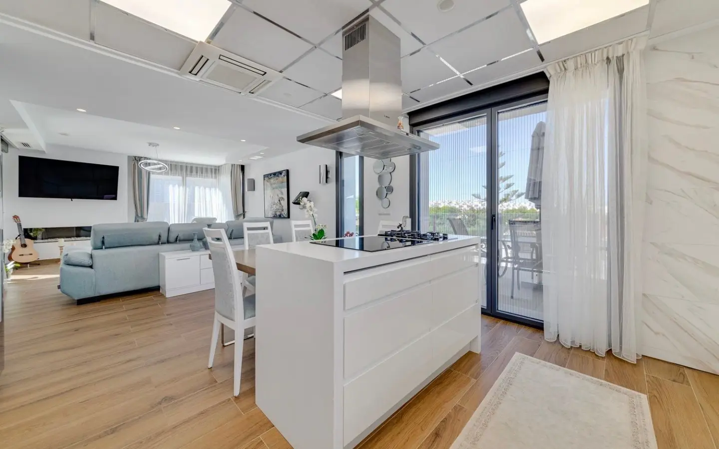 3-bedroom Villa In Torrevieja, Spain (393 M²)
