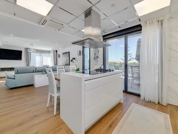 3-bedroom Villa In Torrevieja, Spain (393 M²)