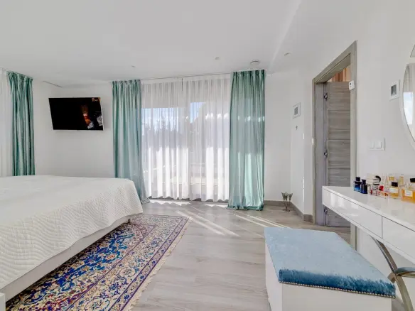 3-bedroom Villa In Torrevieja, Spain (393 M²)