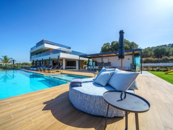 Villa Of 7 Bedrooms With Infinity Pool, Private Spa & Tennis Court In Unrivaled Opulence
