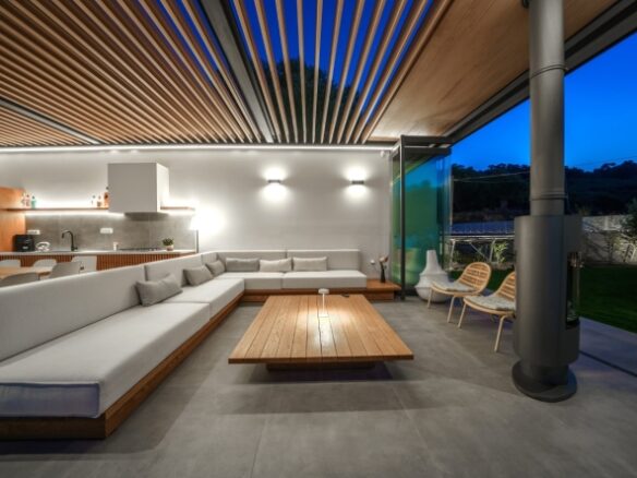 Villa Of 7 Bedrooms With Infinity Pool, Private Spa & Tennis Court In Unrivaled Opulence